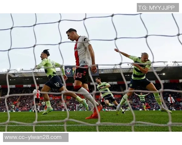 电讯报：瓜帅去留未定曼市双雄今夏或争夺同一名帅